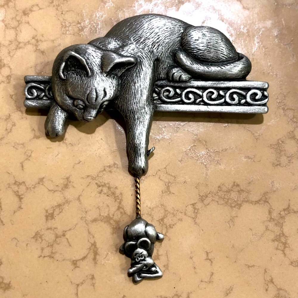 Vintage JJ Jonette Cat Mouse Pin Brooch Satin Silver Pewter Tone ❤️ - Picture 6 of 6